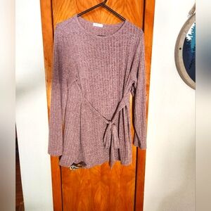 Long sleeve maternity top size large